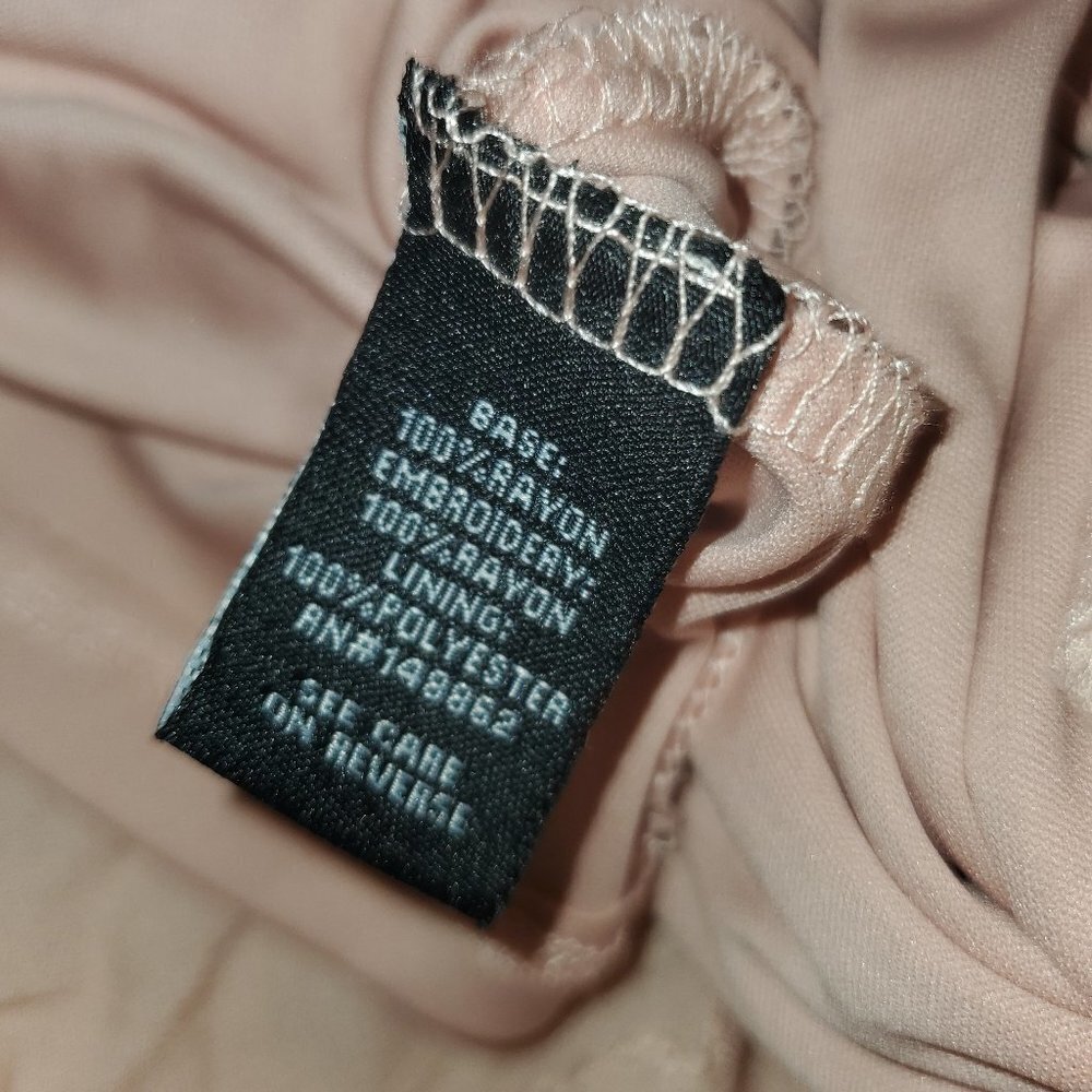 Torrid Peach Embroidered Elastic A-Line Skirt || sz 2 - Picture 13 of 14